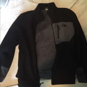 Used northface jacket. Good condition 8/10